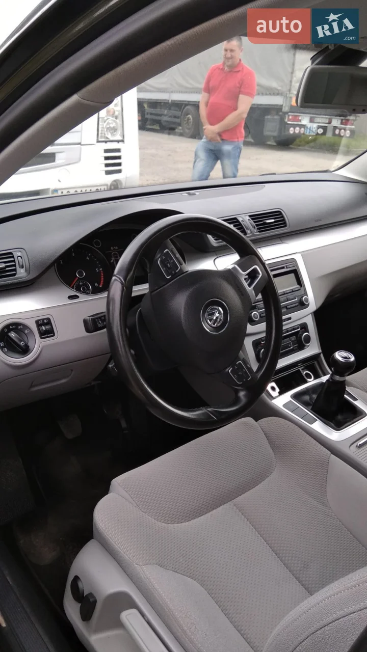 2010 Volkswagen Passat - мініатюра 15