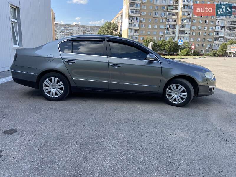 Седан Volkswagen Passat 2008 в Киеве