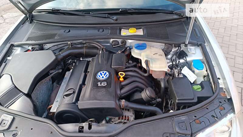 Седан Volkswagen Passat 2001 в Красилові