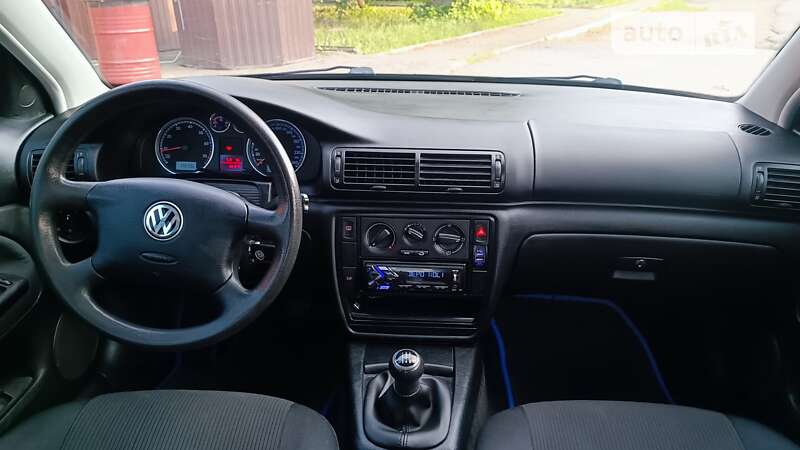 Седан Volkswagen Passat 2001 в Красилові