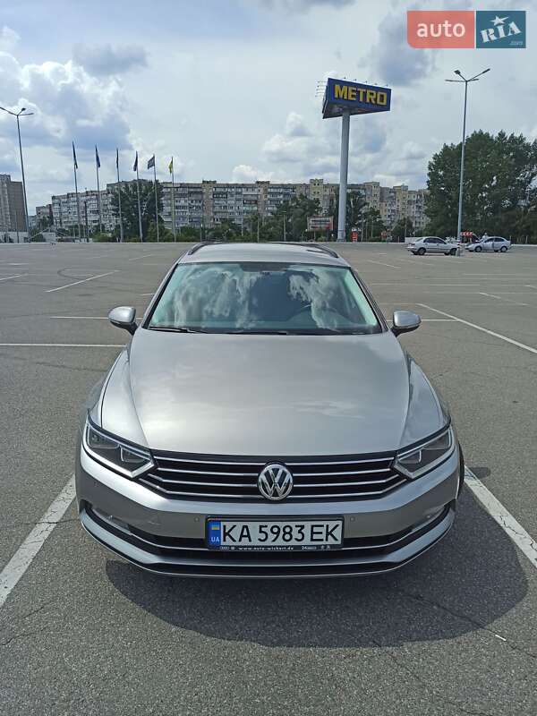Универсал Volkswagen Passat 2015 в Киеве
