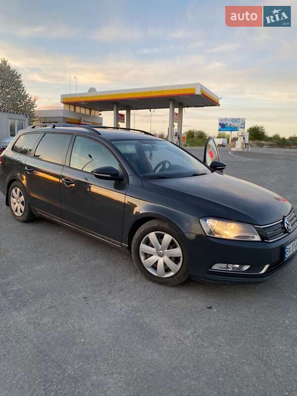 Універсал Volkswagen Passat 2014 в Києві