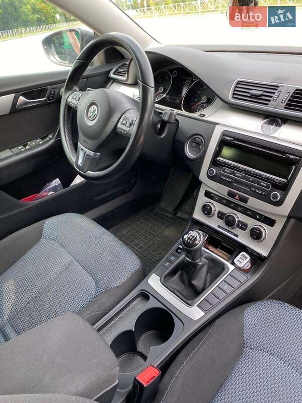 Універсал Volkswagen Passat 2014 в Києві