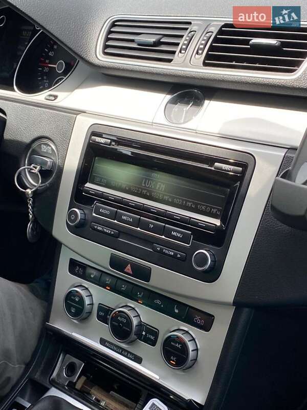Універсал Volkswagen Passat 2014 в Києві