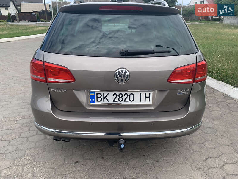 Універсал Volkswagen Passat 2011 в Костопілі