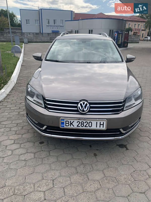 Універсал Volkswagen Passat 2011 в Костопілі