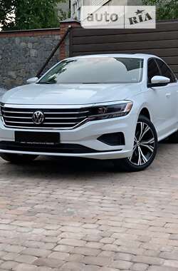 Седан Volkswagen Passat 2020 в Виннице