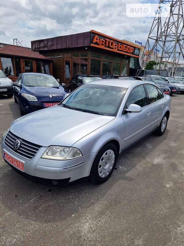 Седан Volkswagen Passat 2004 в Николаеве