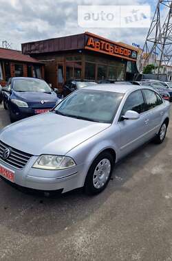 Седан Volkswagen Passat 2004 в Николаеве