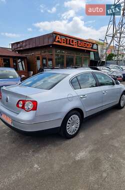 Седан Volkswagen Passat 2006 в Николаеве