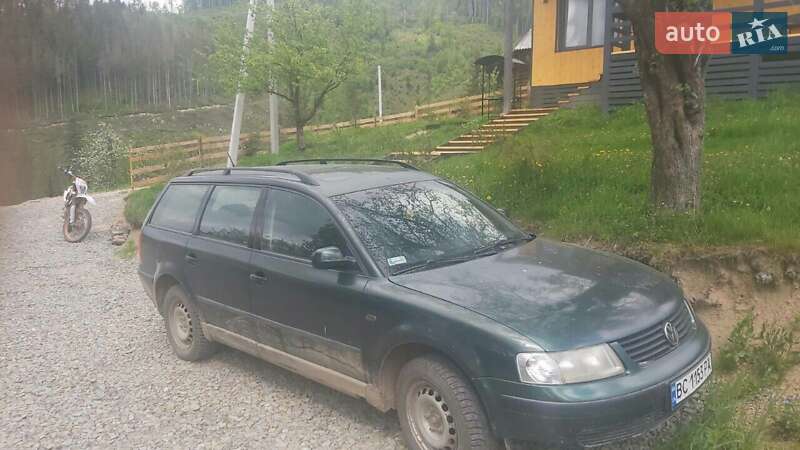 Універсал Volkswagen Passat 1998 в Славському