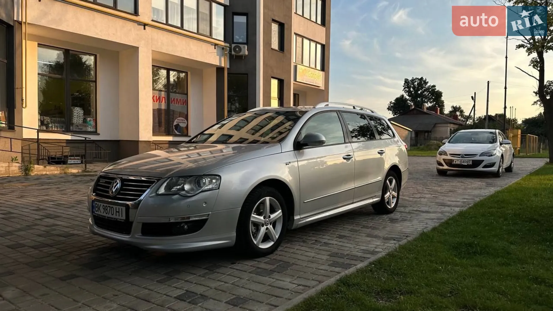 2010 Volkswagen Passat - мініатюра 3