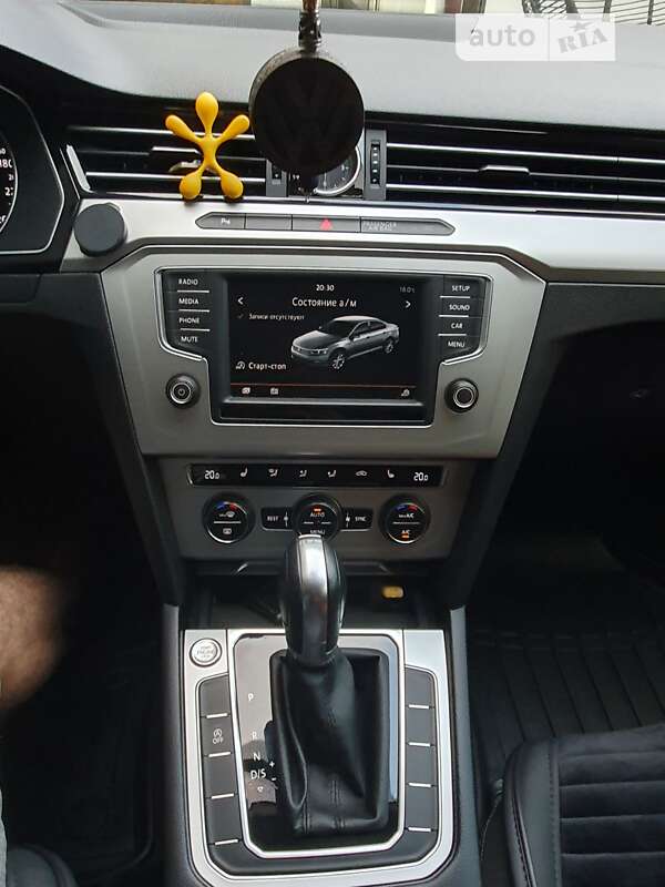 Седан Volkswagen Passat 2015 в Виноградове