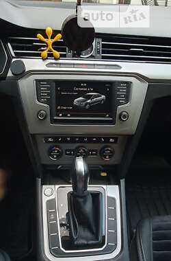 Седан Volkswagen Passat 2015 в 