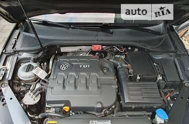 Седан Volkswagen Passat 2015 в 