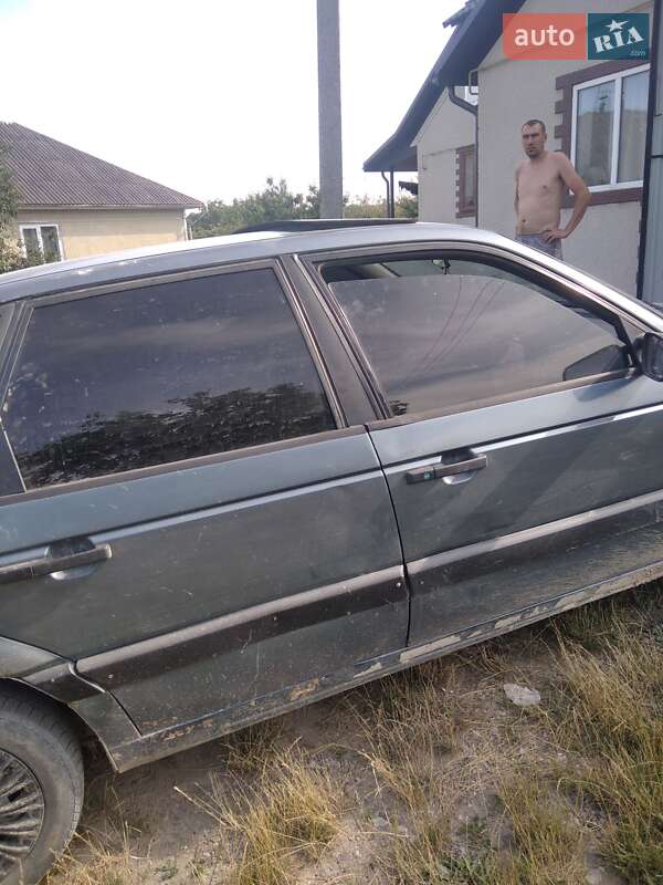 Седан Volkswagen Passat 1988 в Сокирянах