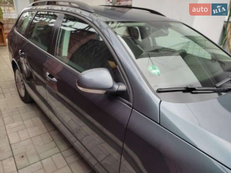 Универсал Volkswagen Passat 2010 в Киеве