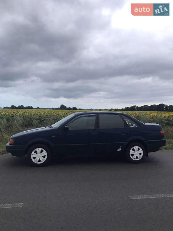 Седан Volkswagen Passat 1988 в Подольске
