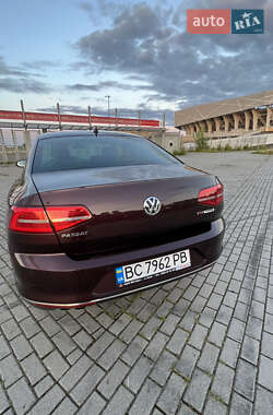 Седан Volkswagen Passat 2015 в 