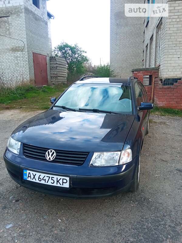 Універсал Volkswagen Passat 1998 в Чугуєві