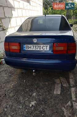 Седан Volkswagen Passat 1993 в Ізмаїлі