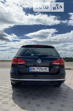 Універсал Volkswagen Passat 2012 в Дубровиці