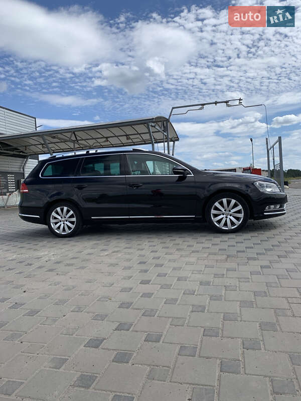 Универсал Volkswagen Passat 2012 в Дубровице