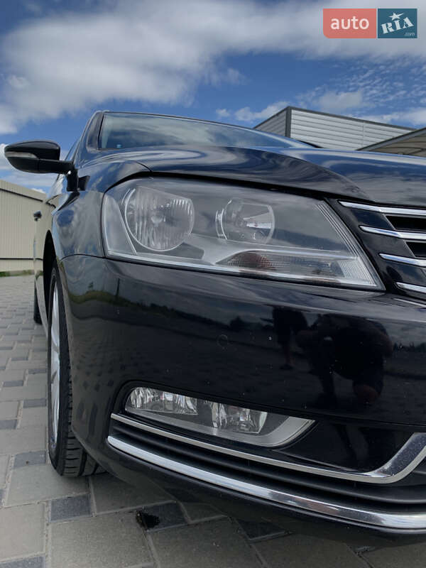 Универсал Volkswagen Passat 2012 в Дубровице