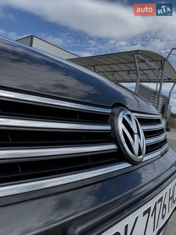 Универсал Volkswagen Passat 2012 в Дубровице