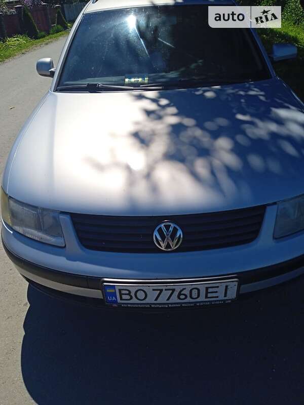 Универсал Volkswagen Passat 2000 в Залещиках