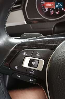 Универсал Volkswagen Passat 2015 в Киеве