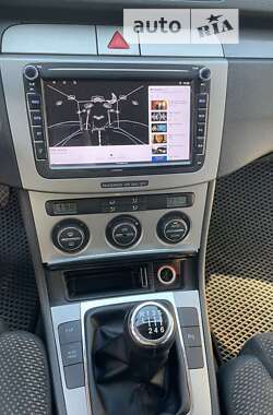 Седан Volkswagen Passat 2005 в 