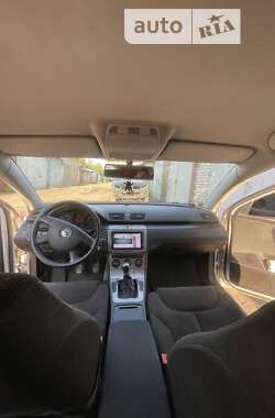 Седан Volkswagen Passat 2005 в 