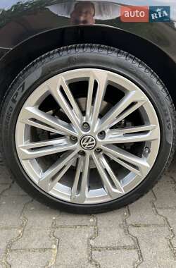 Универсал Volkswagen Passat 2015 в Ужгороде