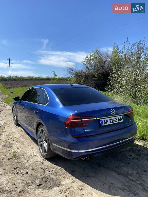 Седан Volkswagen Passat 2016 в Запорожье