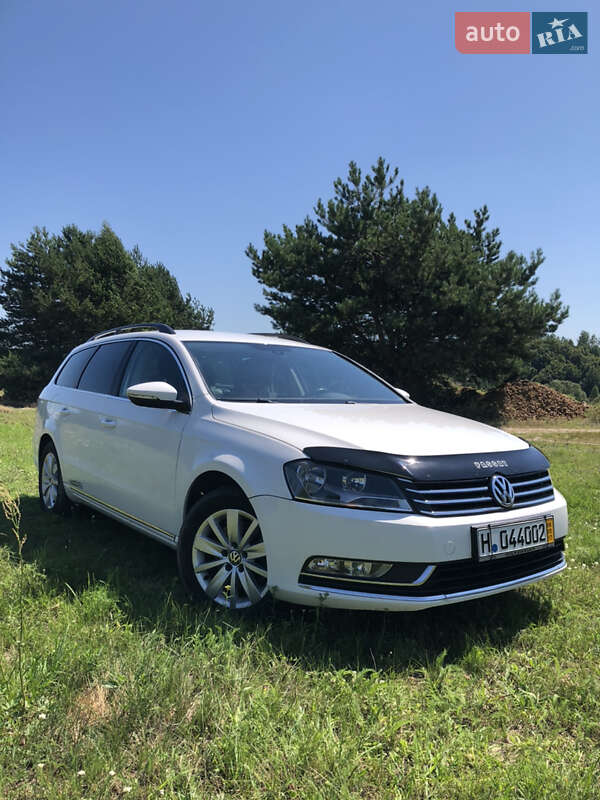 Универсал Volkswagen Passat 2011 в Ровно