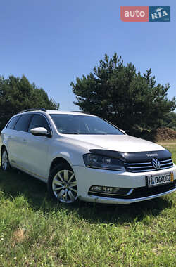 Универсал Volkswagen Passat 2011 в Ровно