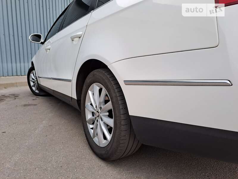 Універсал Volkswagen Passat 2010 в Знам'янці