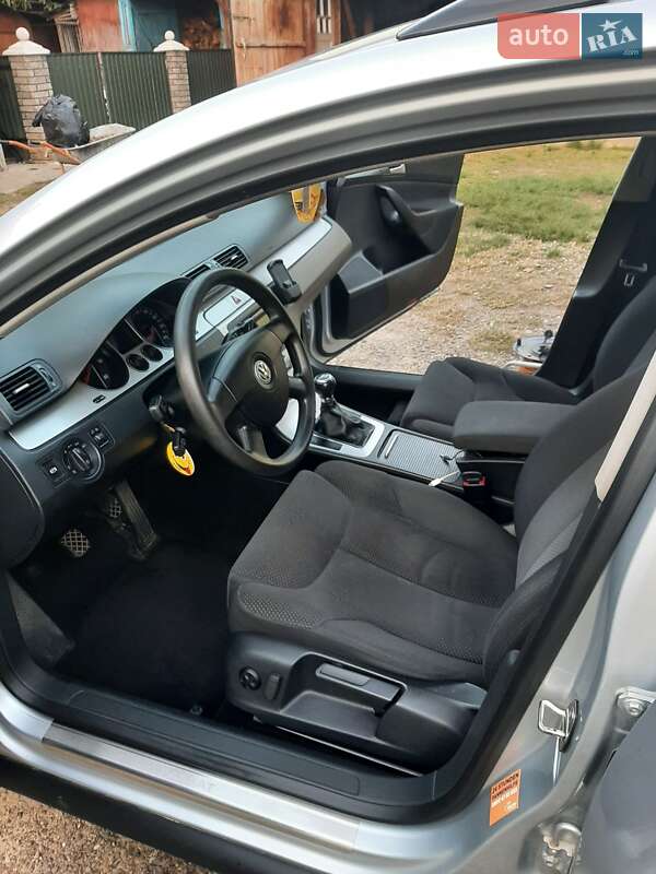 Універсал Volkswagen Passat 2008 в Чернівцях