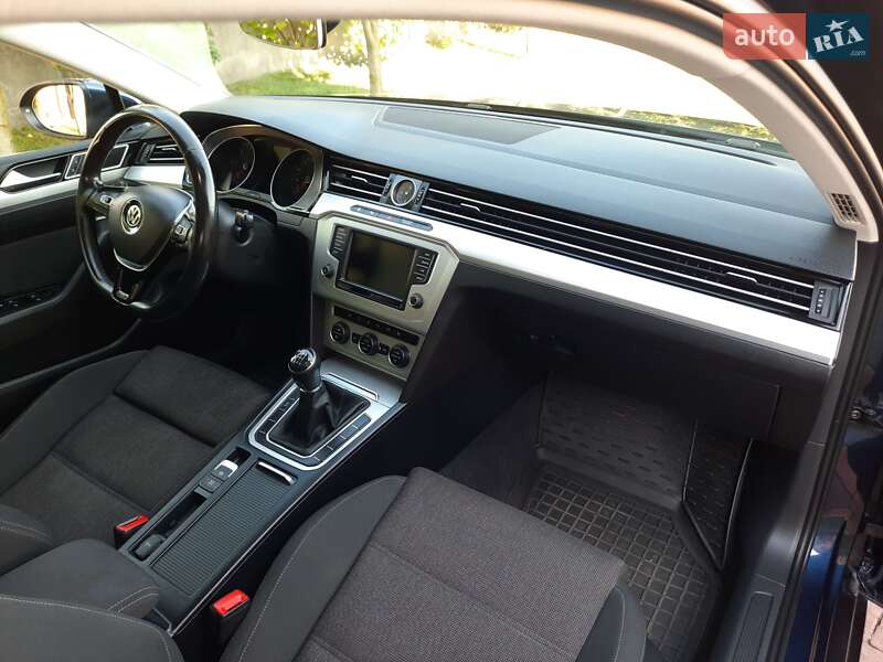 Универсал Volkswagen Passat 2015 в Радивилове