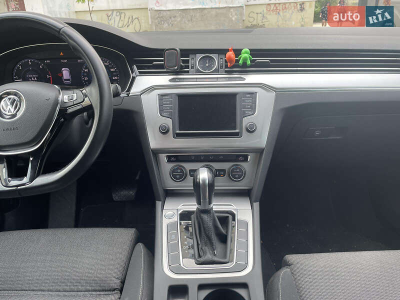 Универсал Volkswagen Passat 2017 в Луцке