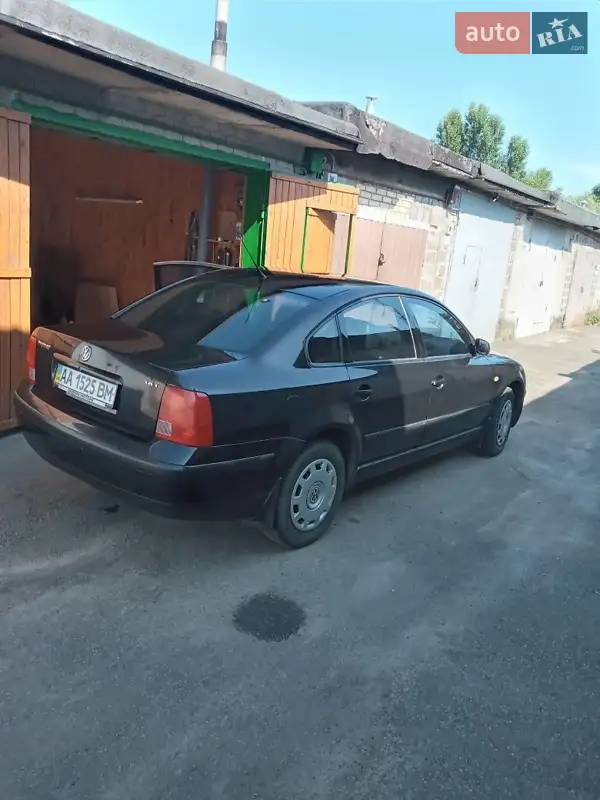 Седан Volkswagen Passat 1999 в 