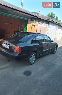 Седан Volkswagen Passat 1999 в Киеве