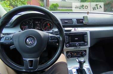 Универсал Volkswagen Passat 2010 в Ивано-Франковске