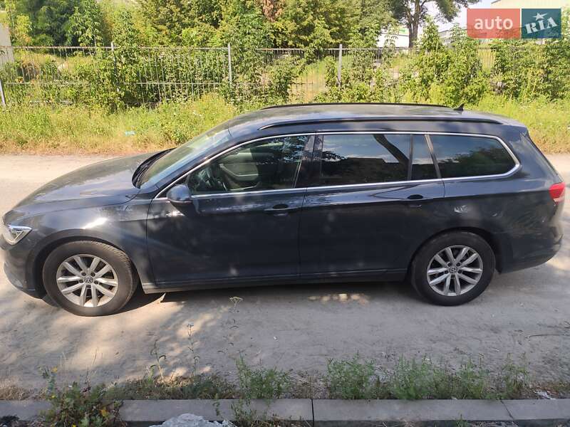 Универсал Volkswagen Passat 2015 в Киеве