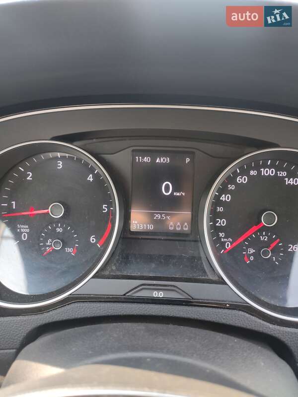 Универсал Volkswagen Passat 2015 в Киеве