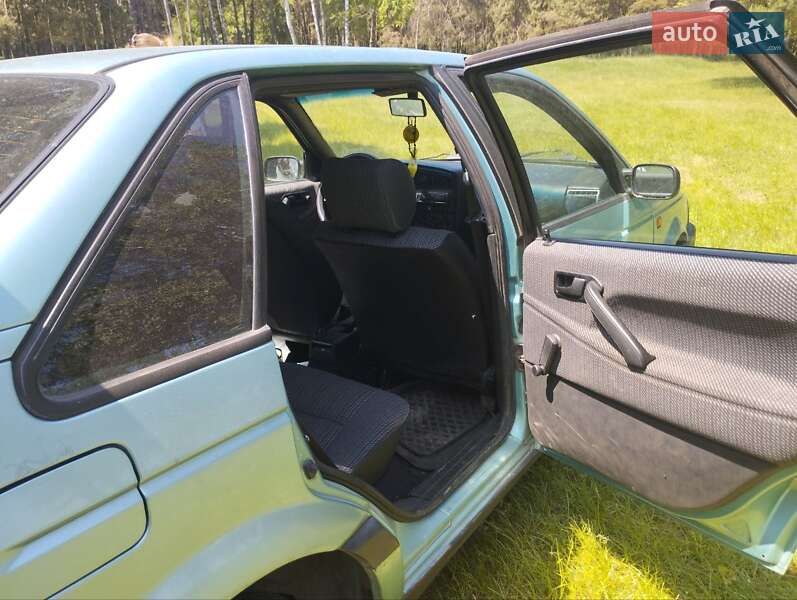 Седан Volkswagen Passat 1992 в Киеве