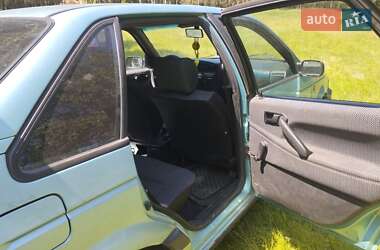 Седан Volkswagen Passat 1992 в 