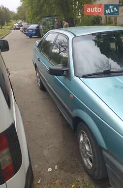 Седан Volkswagen Passat 1992 в 