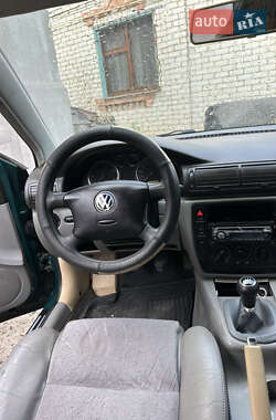 Универсал Volkswagen Passat 2001 в Харькове